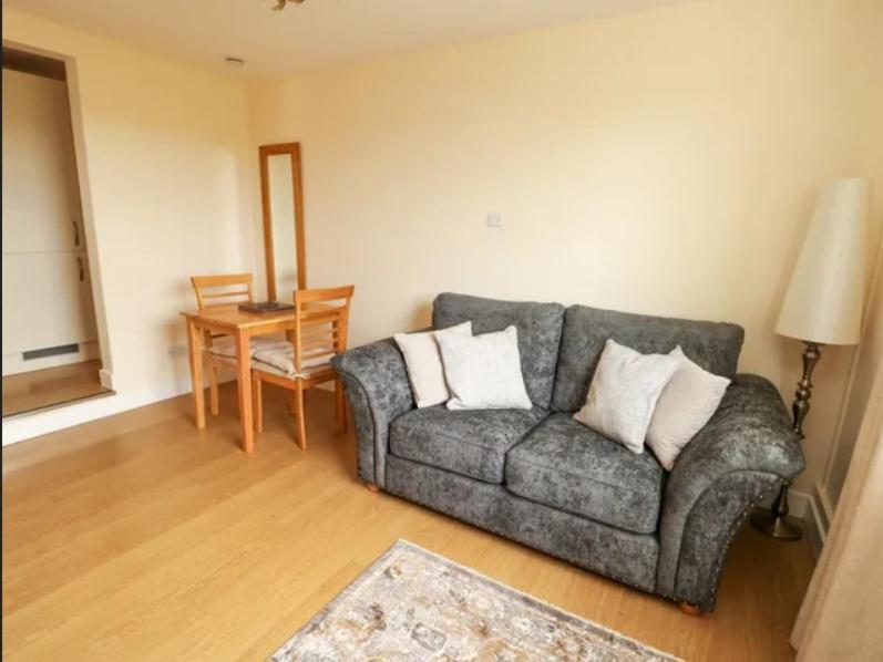 Llain Mai Apartment Клангефни Екстериор снимка